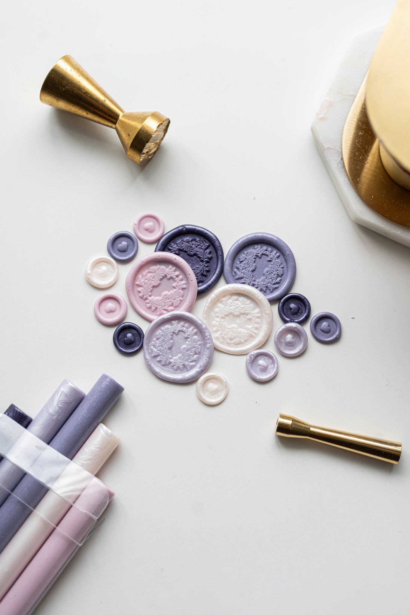 Wisteria Blooms Sealing Wax (Box of 5 Sticks)