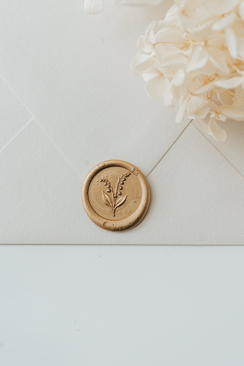 Luxury brass wax seal set with gold sealing wax sticks and spoon for wedding invitations