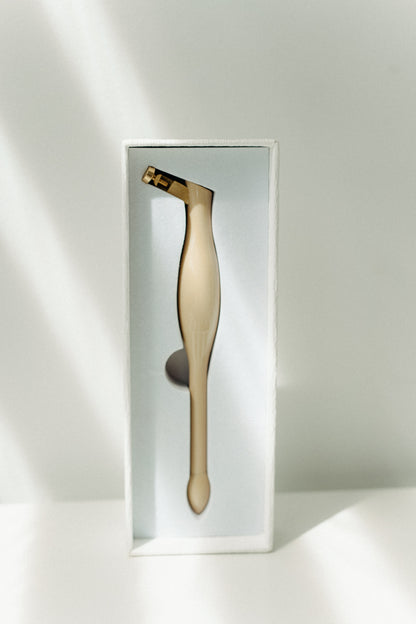 Universal oblique calligraphy pen holder in a neutral beige finish for pointed pen lettering and calligraphy.